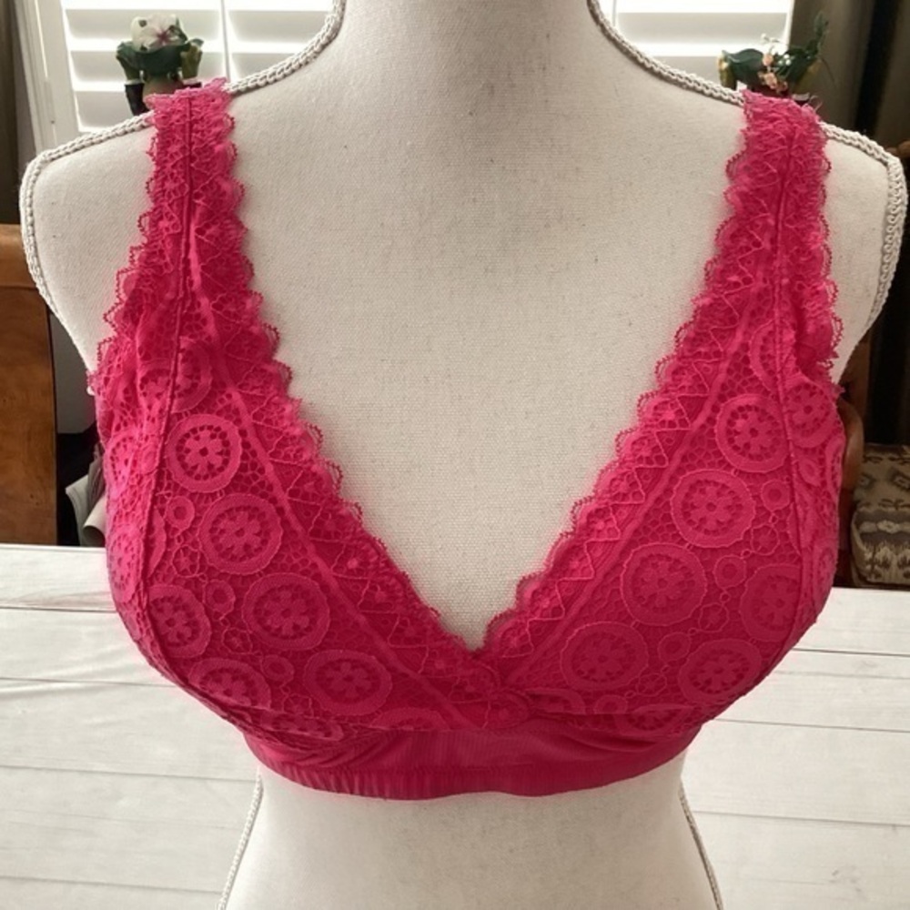 Womens  NWT Hot Pink Size XL Bra